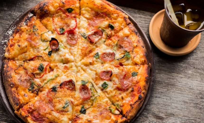 büyük boy pizza kaç kalori
